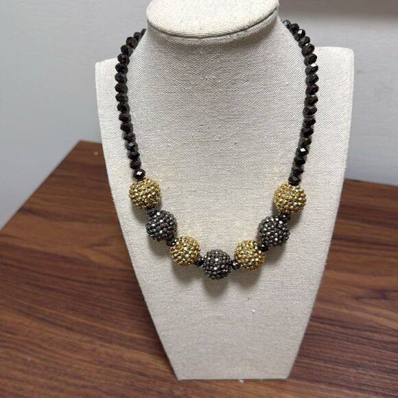 Vintage Signed Alfani Bundle of 3 items. Necklace Plus 2 Bracelets. - Picture 3 of 8